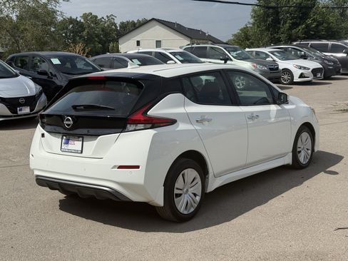 Used 2025 Nissan Leaf S FWD image 4