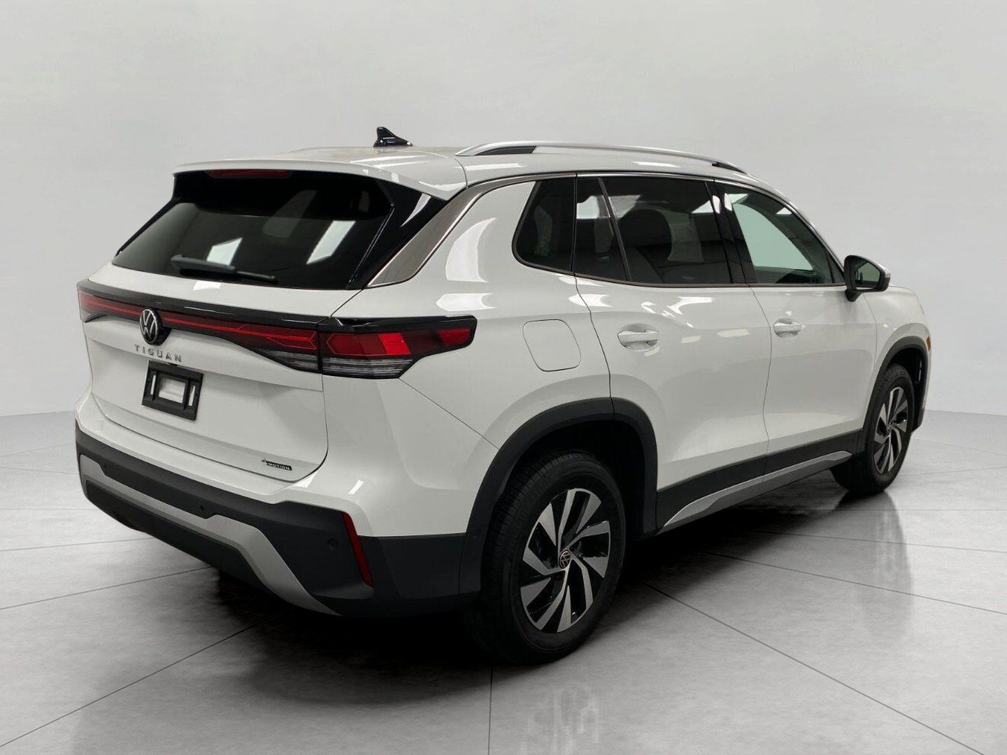Certified 2026 Volkswagen Tiguan S AWD/4WD image 3