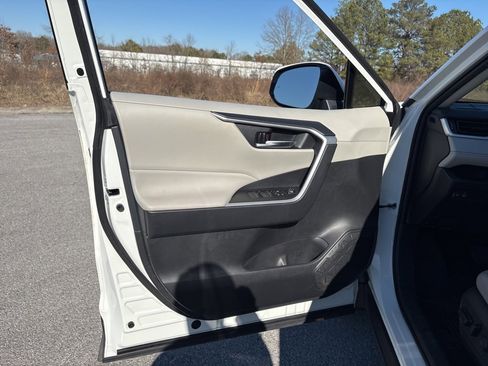 Used 2024 Toyota RAV4 XLE image 27