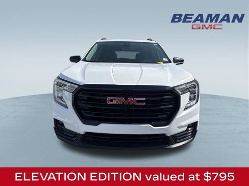Used 2024 GMC Terrain SLT w/ Elevation Edition image 2