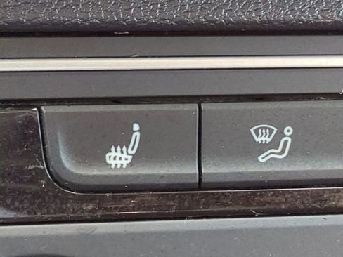 Used 2019 Volkswagen Atlas SE w/ Panoramic Sunroof Package FWD image 23