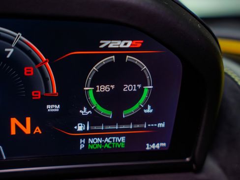 Used 2018 McLaren 720S Performance image 28
