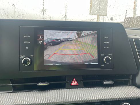 Used 2025 Kia Sportage LX image 22