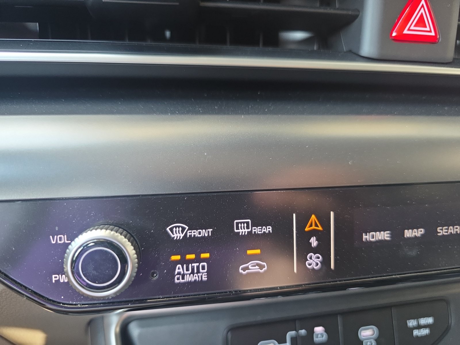 Certified 2026 Kia Carnival LX FWD image 15
