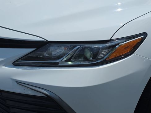 Used 2022 Toyota Camry LE FWD image 29