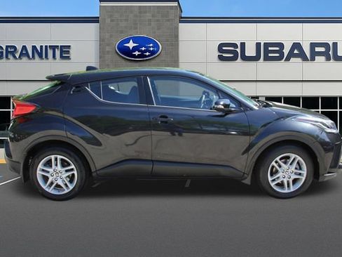 Used 2020 Toyota C-HR LE FWD image 12