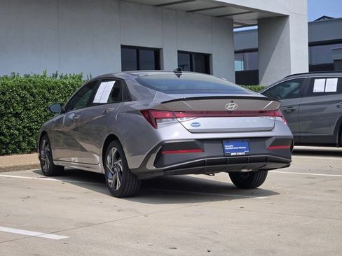 Certified 2025 Hyundai Elantra Sport FWD image 5