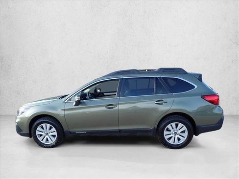 Used 2019 Subaru Outback 2.5i Premium AWD/4WD image 2