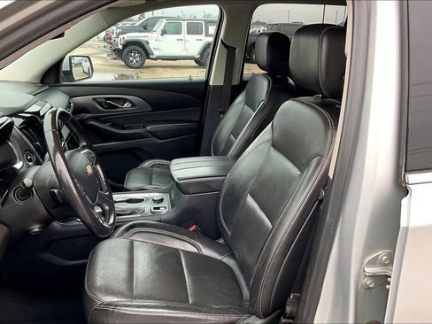 Used 2021 Chevrolet Traverse Premier image 18