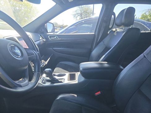 Used 2018 Jeep Grand Cherokee Altitude AWD/4WD image 5