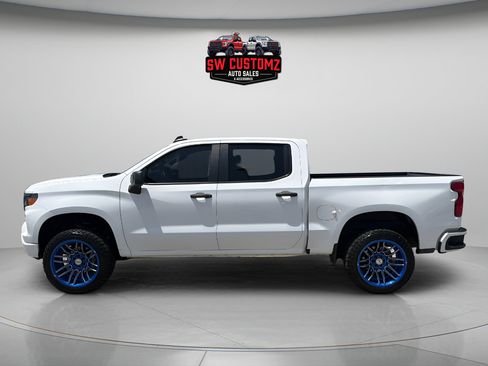 Used 2024 Chevrolet Silverado 1500 Custom w/ Rally Edition AWD/4WD image 4