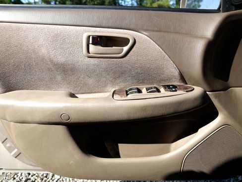 Used 1997 Toyota Camry CE image 39