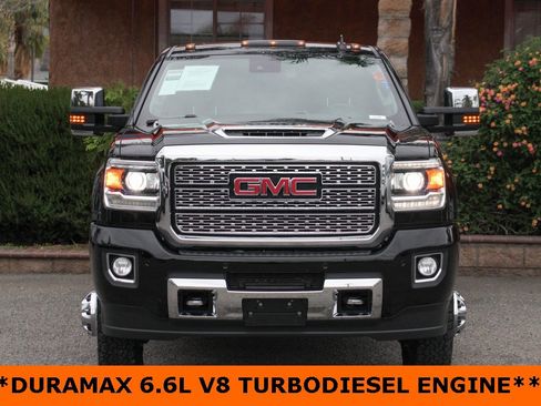 Used 2018 GMC Sierra 3500 Denali w/ Duramax Plus Package image 3