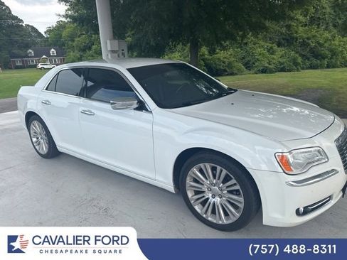 Used 2012 Chrysler 300 Limited RWD image 1