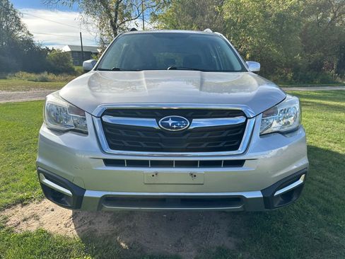 Used 2017 Subaru Forester 2.5i Premium w/ All-Weather Package image 2