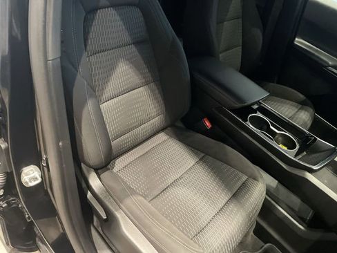 Used 2025 Chevrolet Equinox LT FWD image 40