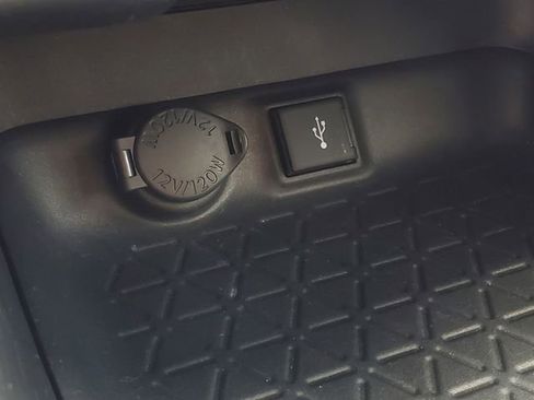 Used 2020 Toyota RAV4 LE image 23