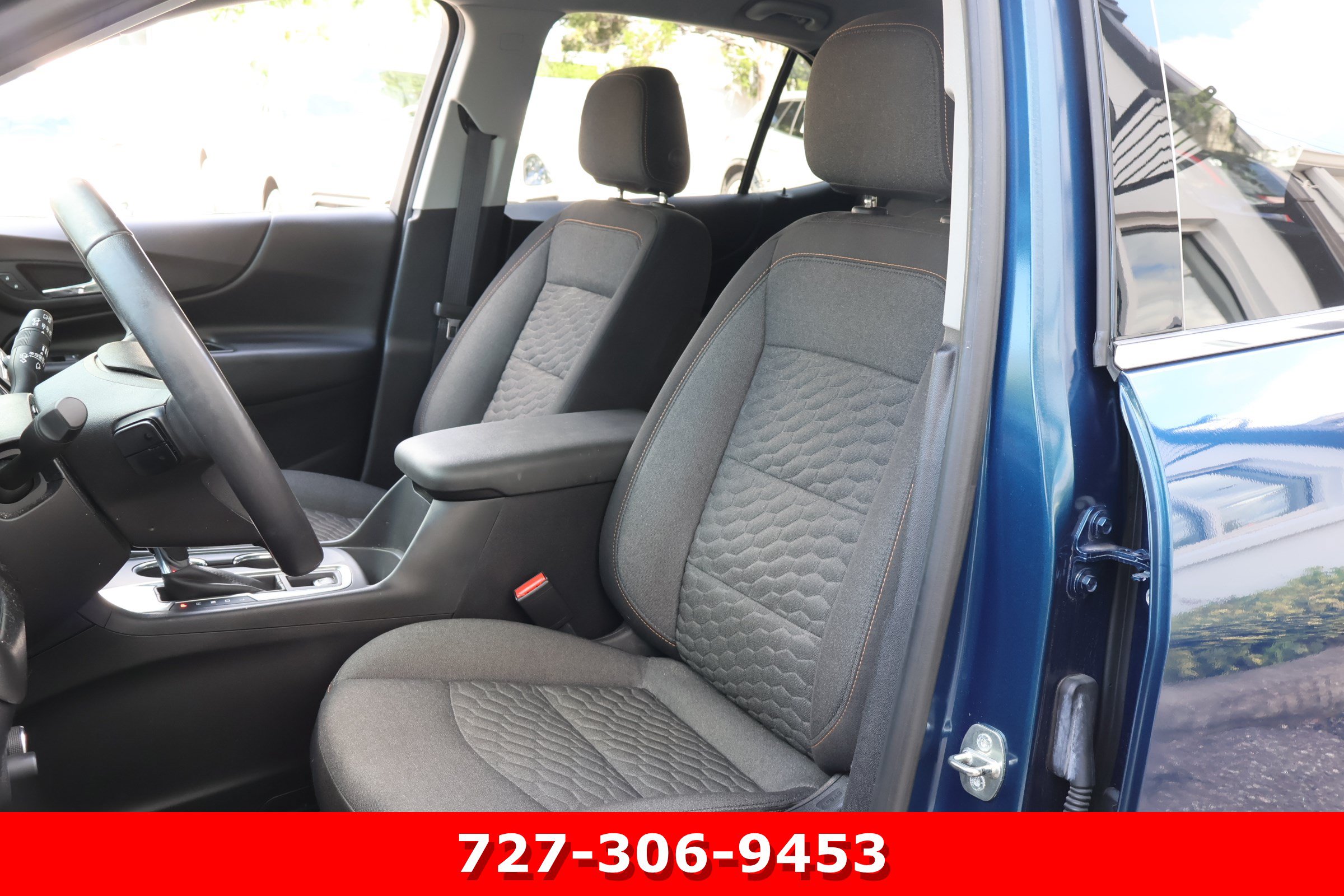 Used 2019 Chevrolet Equinox LT FWD image 2