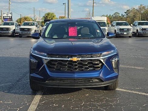 Used 2024 Chevrolet Trax LS w/ LS Convenience Package image 13