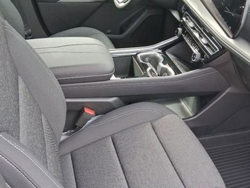 New 2026 Chevrolet Traverse LT w/ Sun and Wheel Package FWD image 16