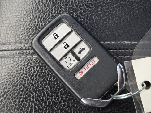 Certified 2017 Honda Accord EX-L image 35