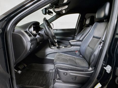 Used 2019 Jeep Grand Cherokee Altitude RWD image 20