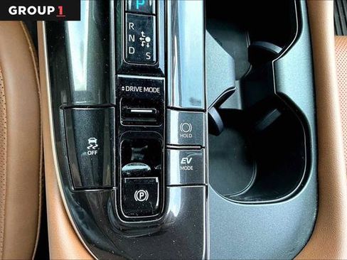 Certified 2025 Toyota Crown Signia AWD/4WD image 34