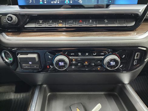 Used 2025 Chevrolet Silverado 2500 LT w/ Trail Boss Package image 17