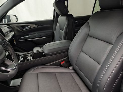 New 2026 Chevrolet Traverse LT image 9