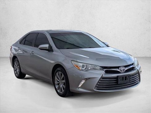 Used 2015 Toyota Camry XLE FWD image 3