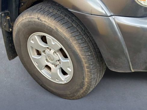 Used 2010 Toyota Tacoma PreRunner w/ SR5 Pkg #2 RWD image 5