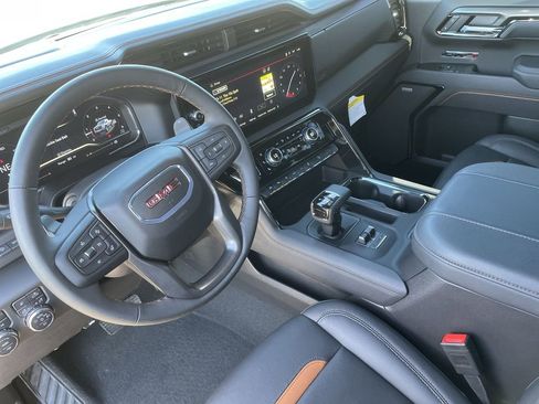 Used 2025 GMC Sierra 1500 AT4 w/ AT4 Premium Package image 10