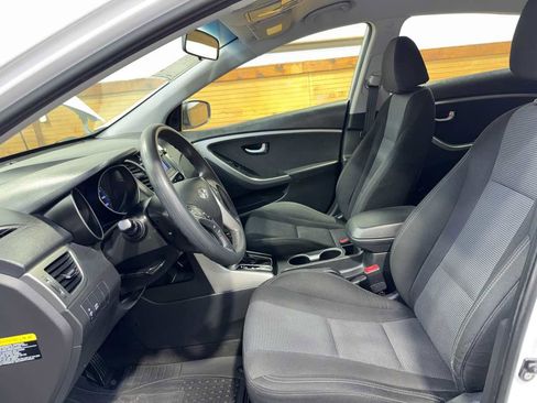 Used 2017 Hyundai Elantra GT image 16