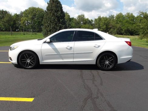 Used 2015 Chevrolet Malibu LT FWD image 11