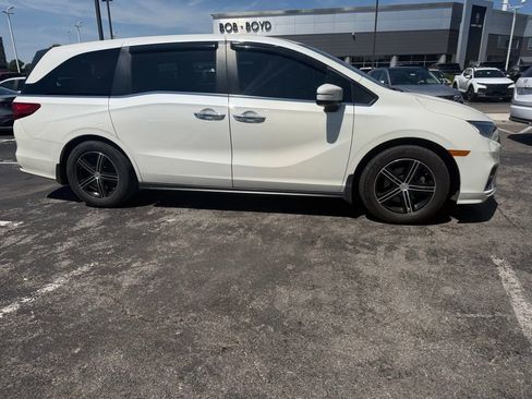 Used 2019 Honda Odyssey EX-L image 2