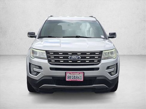 Used 2016 Ford Explorer XLT AWD/4WD image 2