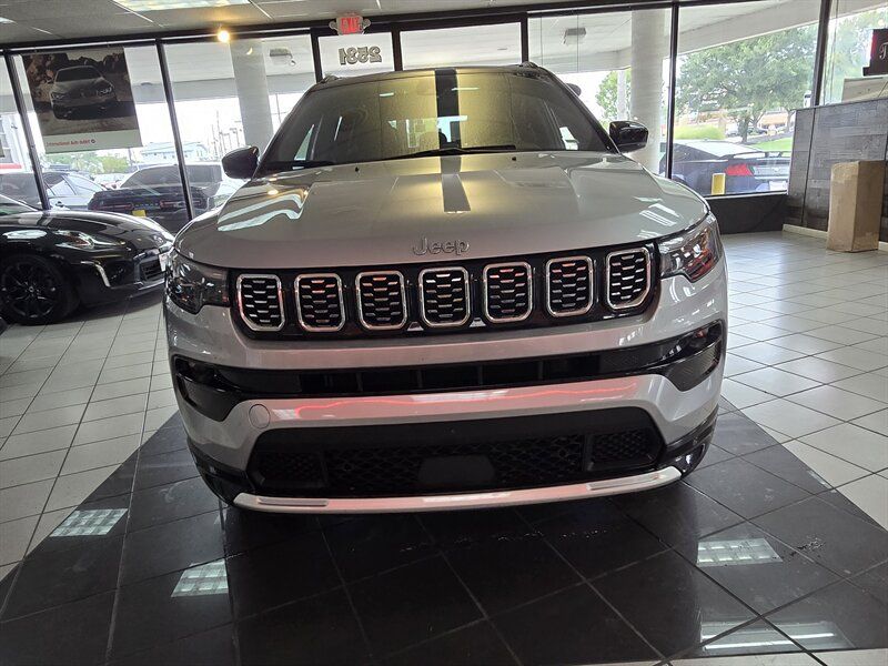 Used 2025 Jeep Compass Limited w/ Elite Group AWD/4WD image 6