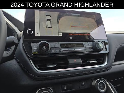 Used 2024 Toyota Grand Highlander AWD image 33