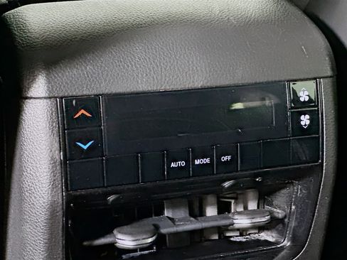 Used 2022 Jeep Grand Cherokee L Laredo RWD image 26