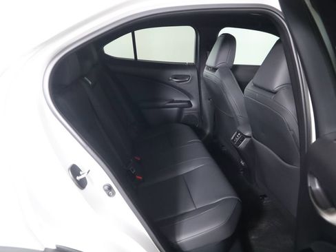 Certified 2024 Lexus UX 250h FWD image 22