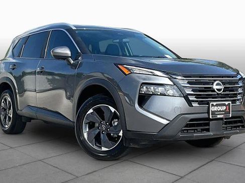 Certified 2026 Nissan Rogue SV w/ SV Premium Package FWD image 3