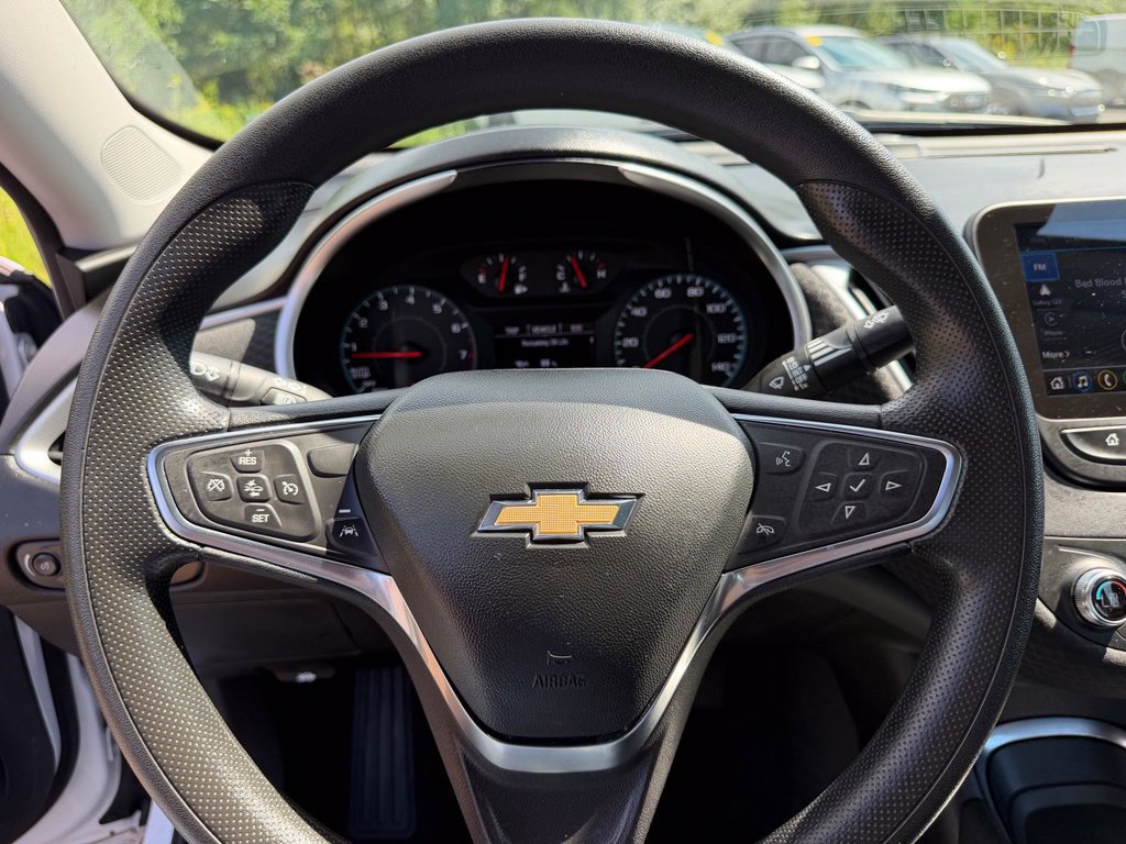 Used 2025 Chevrolet Malibu LT FWD image 11