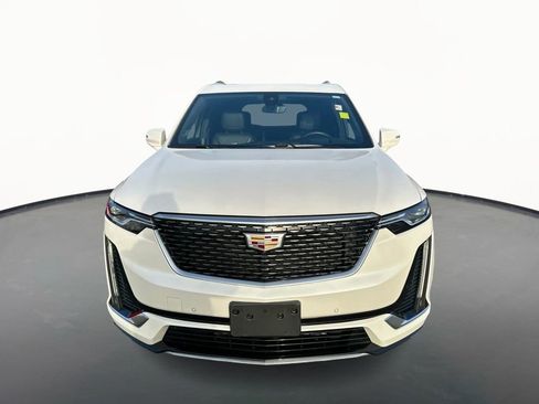 Used 2021 Cadillac XT6 Premium Luxury AWD/4WD image 2