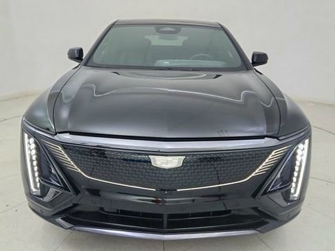 Used 2025 Cadillac Lyriq Sport AWD/4WD image 13