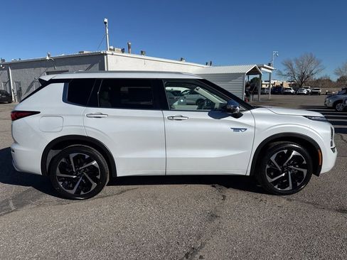 New 2025 Mitsubishi Outlander SEL image 8
