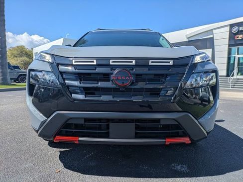 Used 2025 Nissan Rogue SV AWD/4WD image 9