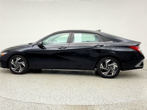 Used 2024 Hyundai Elantra Limited FWD image 8