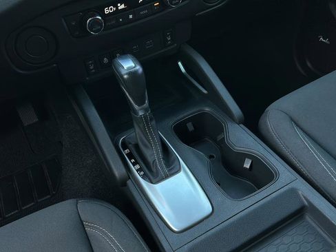 Used 2024 Nissan Frontier SV w/ SV Convenience Package image 22