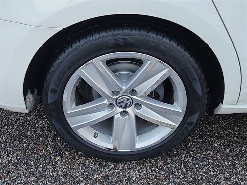 Used 2013 Volkswagen CC Sport image 9