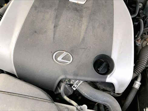 Used 2016 Lexus IS 300 AWD image 32